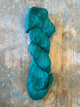 Load image into Gallery viewer, Cascade Hampton