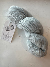 Load image into Gallery viewer, Amano Yarns Chaski