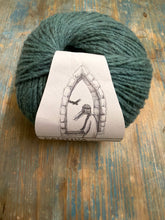 Load image into Gallery viewer, Wooldreamers Cautiva