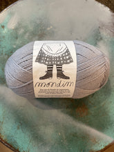 Load image into Gallery viewer, Retrosaria Mondim