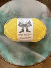 Load image into Gallery viewer, Retrosaria Mondim