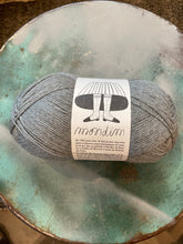 Load image into Gallery viewer, Retrosaria Mondim