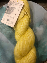 Load image into Gallery viewer, Illimani Amelie