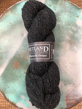 Load image into Gallery viewer, Harrisville Shetland