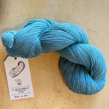 Load image into Gallery viewer, Amano Yarns Chaski