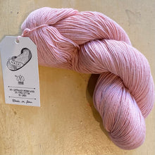 Load image into Gallery viewer, Amano Yarns Chaski