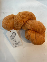 Load image into Gallery viewer, Amano Yarns Chaski