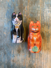 Load image into Gallery viewer, Degan Cat Tin with Notions
