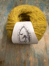 Load image into Gallery viewer, Wooldreamers Cautiva
