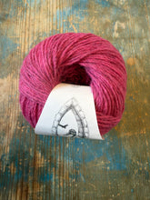 Load image into Gallery viewer, Wooldreamers Cautiva
