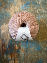 Load image into Gallery viewer, Wooldreamers Cautiva
