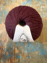 Load image into Gallery viewer, Wooldreamers Cautiva
