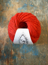 Load image into Gallery viewer, Wooldreamers Cautiva
