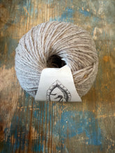 Load image into Gallery viewer, Wooldreamers Cautiva
