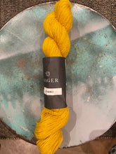 Load image into Gallery viewer, Isager Spinni
