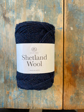 Load image into Gallery viewer, Daruma Shetland Wool
